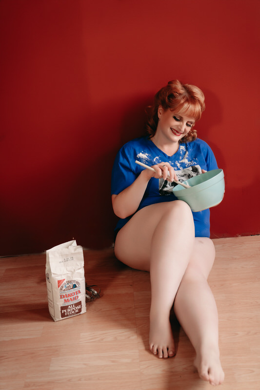 Body-positive pinup session celebrating natural confidence and style